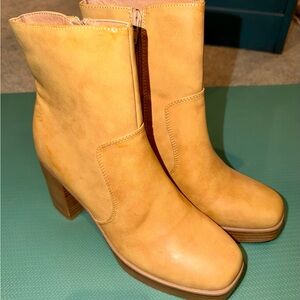 ShuShop Tan Heeled Boots